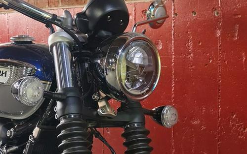 2025 Triumph Bonneville Speedmaster Pacific Blue Silver Ice