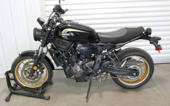 2025 Yamaha XSR 700