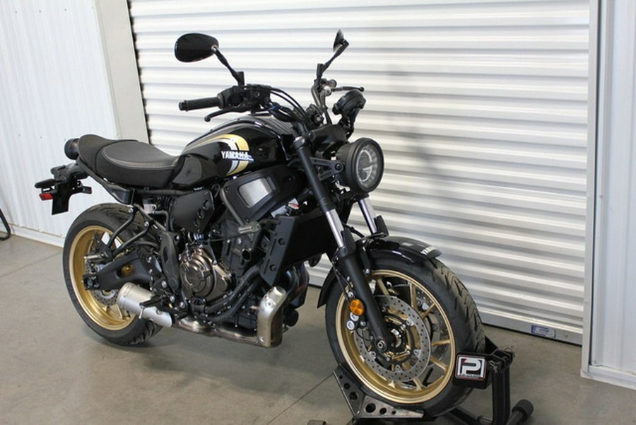 2025 Yamaha XSR 700