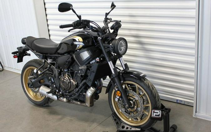 2025 Yamaha XSR 700