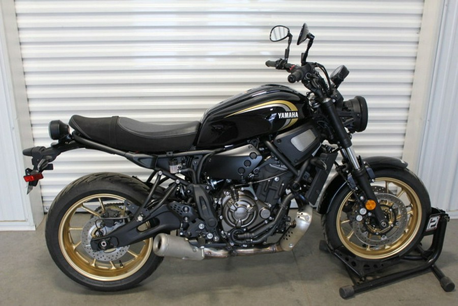 2025 Yamaha XSR 700
