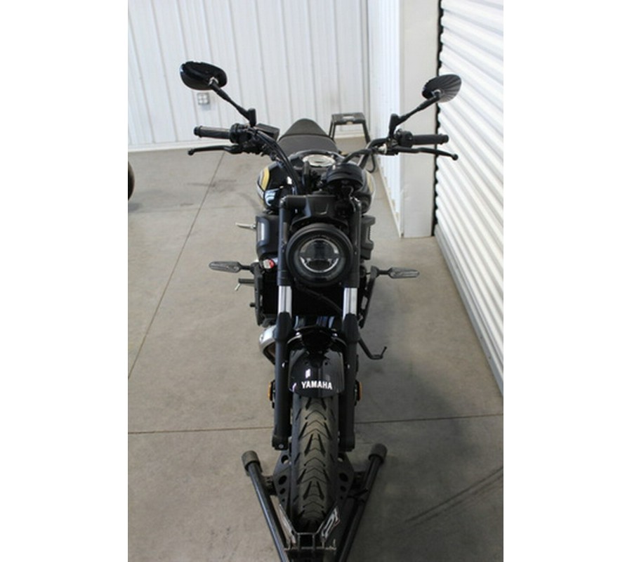 2025 Yamaha XSR 700