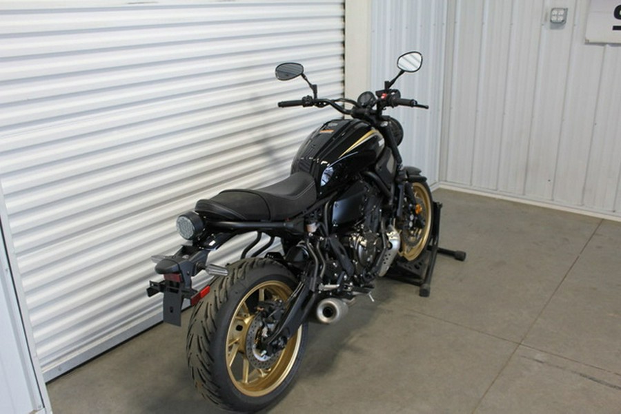 2025 Yamaha XSR 700