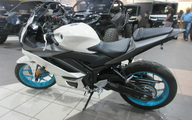 2024 YAMAHA YZF-R3 ABS