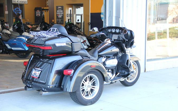 2018 Harley-Davidson Tri Glide Ultra Black Tempest