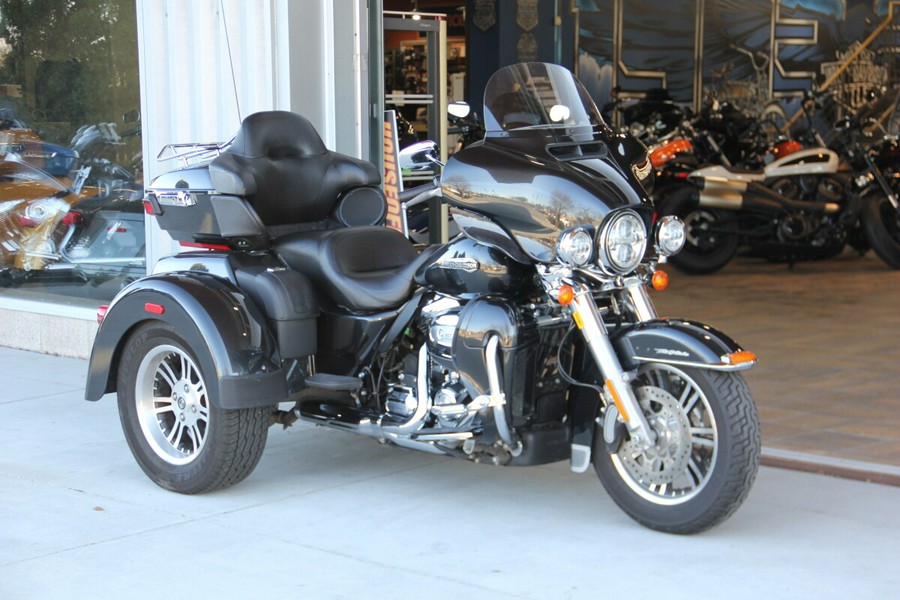 2018 Harley-Davidson Tri Glide Ultra Black Tempest