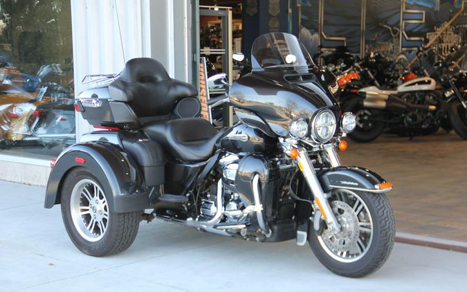 2018 Harley-Davidson Tri Glide Ultra Black Tempest