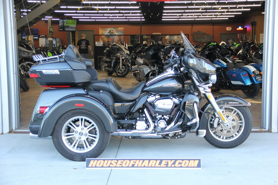 2018 Harley-Davidson Tri Glide Ultra Black Tempest