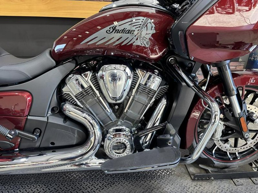 2022 Indian Motorcycle® Challenger® Limited Maroon Metallic