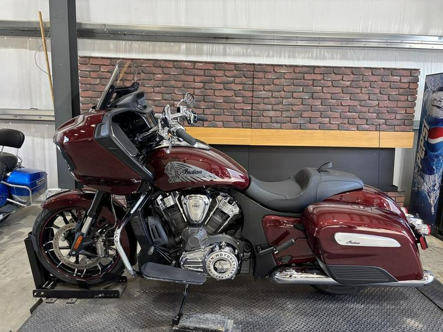 2022 Indian Motorcycle® Challenger® Limited Maroon Metallic
