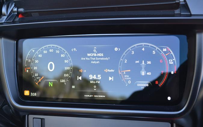 2026 Harley-Davidson® Street Glide® Blood Orange - FLHX