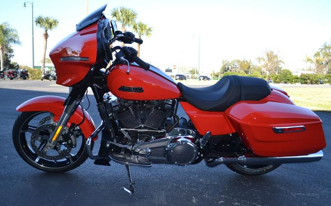 2026 Harley-Davidson® Street Glide® Blood Orange - FLHX