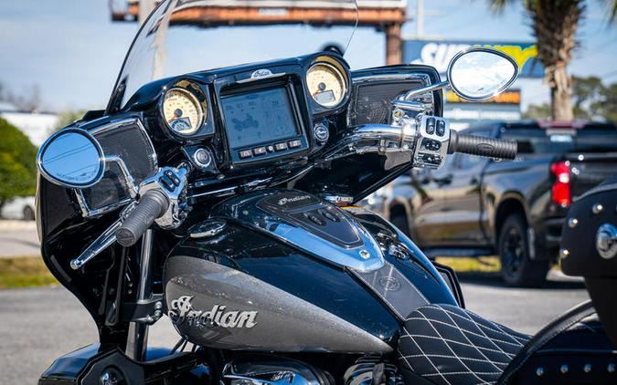 2024 Indian Motorcycle® Roadmaster® Black Metallic/Titanium Metallic