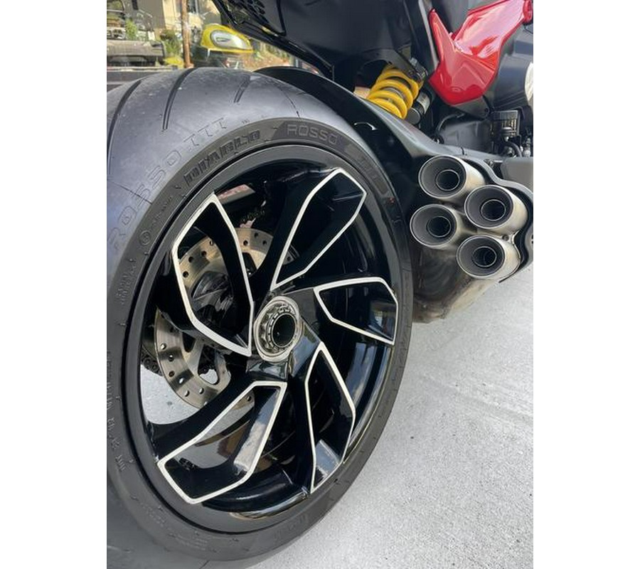 2023 Ducati Diavel V4 Ducati Red