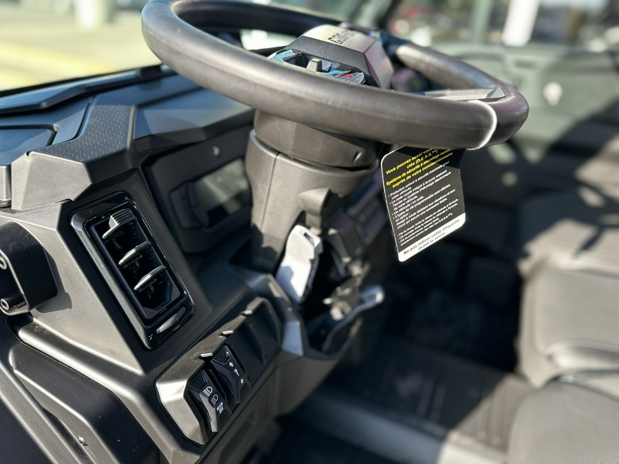 2026 Can-Am Defender Limited HD11