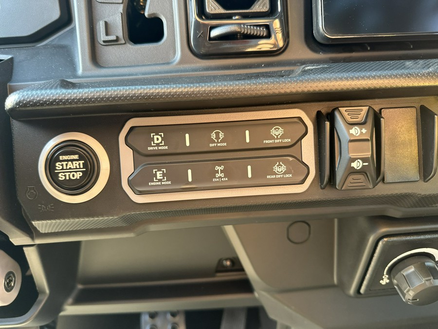 2026 Can-Am Defender Limited HD11