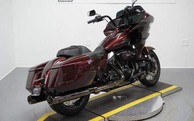 2024 Harley-Davidson® CVO™ Road Glide® Copperhead