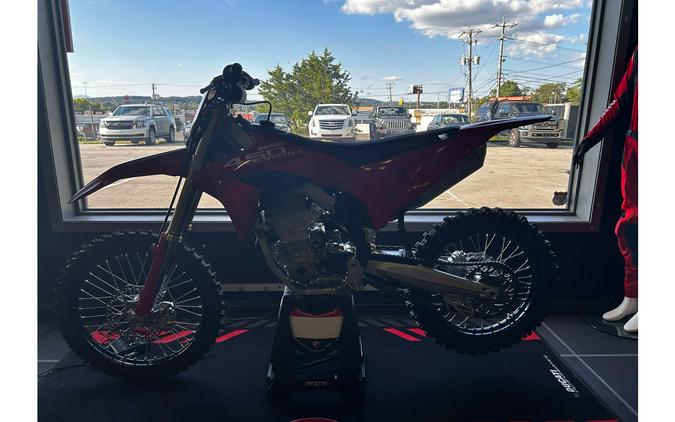 2026 Ducati Desmo450 MX