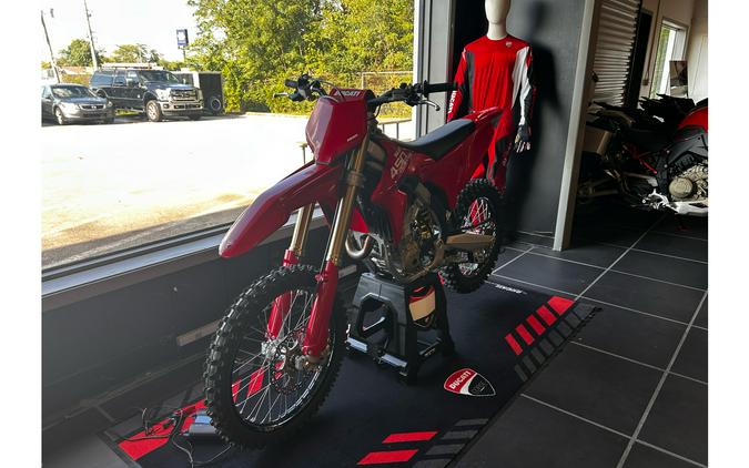 2026 Ducati Desmo450 MX