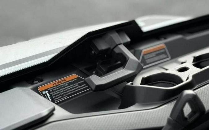 2026 Can-Am Defender Limited HD11
