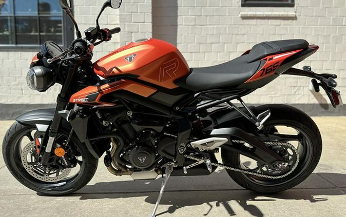 2025 Triumph Street Triple 765 R Matte Baja Orange