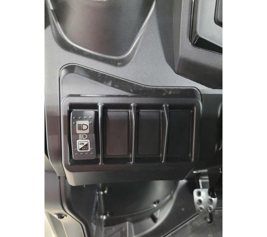 2026 Can-Am® Defender HD7