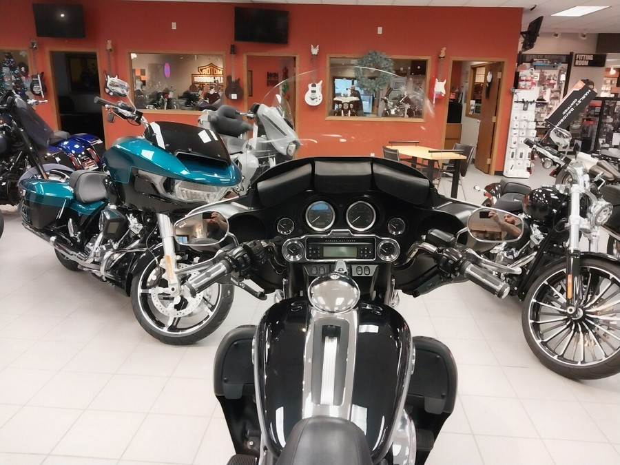 FLHTCUTG 2013 Tri Glide™ Ultra Classic®