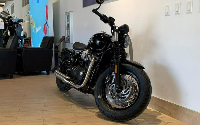 2024 Triumph Bonneville Bobber Stealth Edition