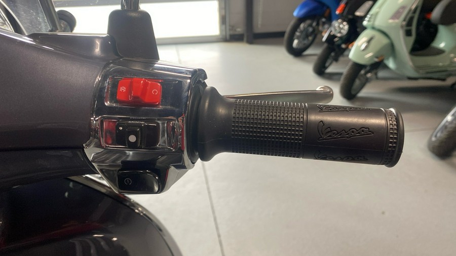 2022 Vespa Primavera 150 Touring