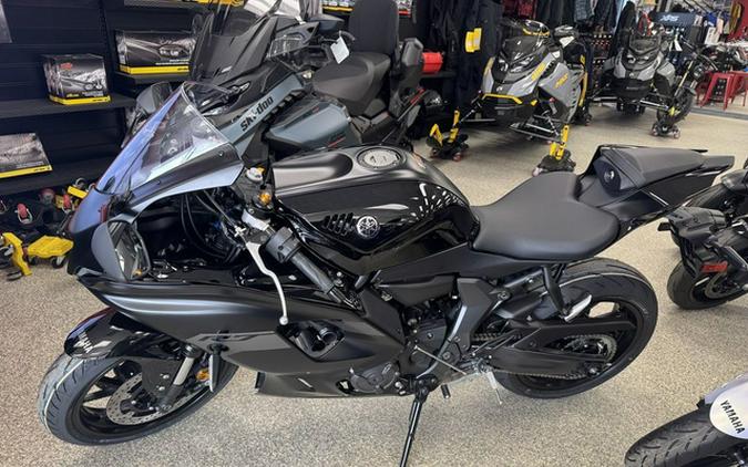 2025 Yamaha YZF-R7
