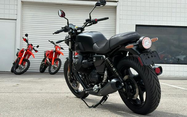 2026 Moto Guzzi V7 Stone