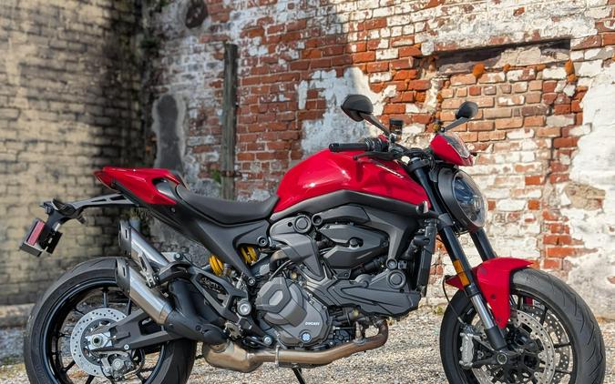 2026 Ducati MONSTER PLUS