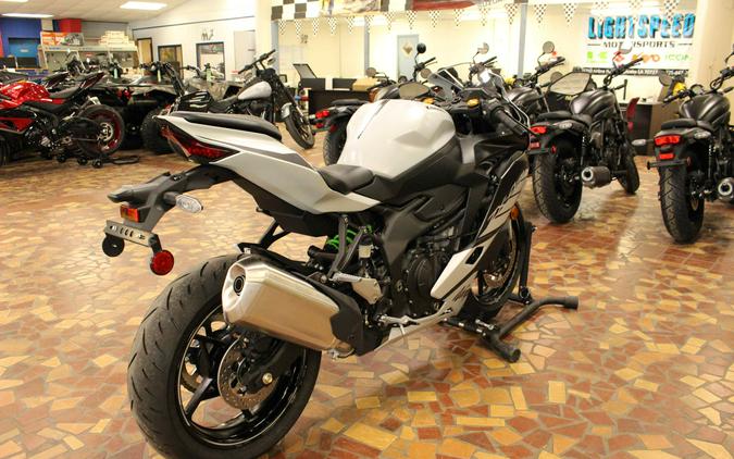 2025 Kawasaki NINJA ZX-4RR ABS NINJA ZX-4RR ABS - SDA42802