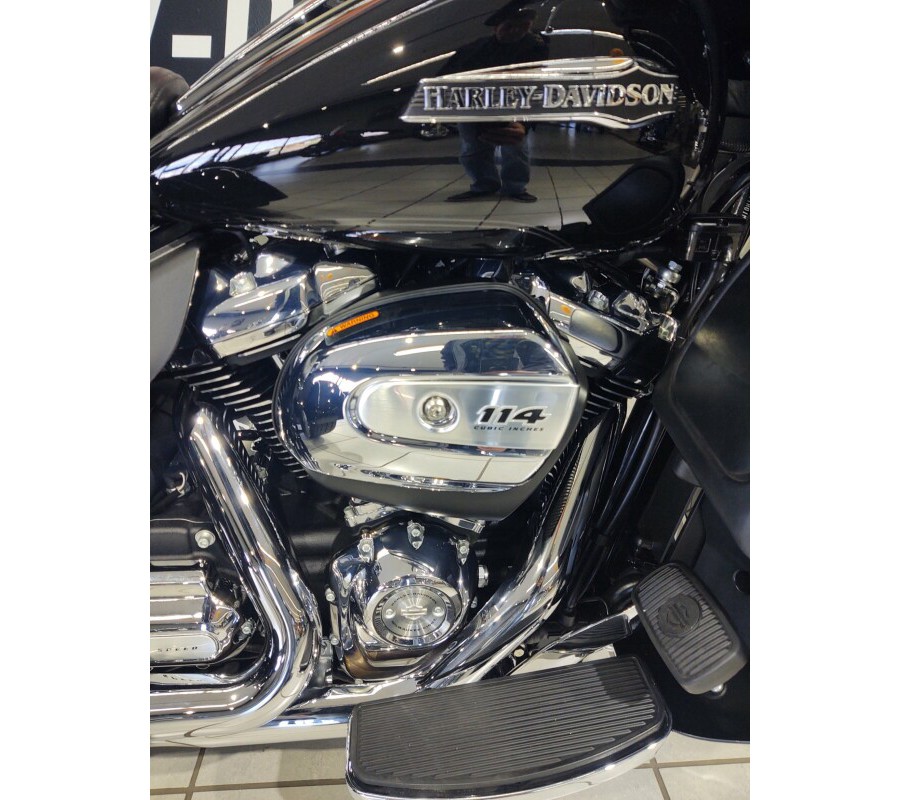 2020 Harley-Davidson® Tri Glide® Ultra Vivid Black