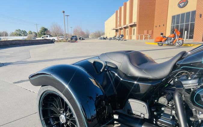 2023 Harley-Davidson Freewheeler FLRT w/ El Roy Pinstripes