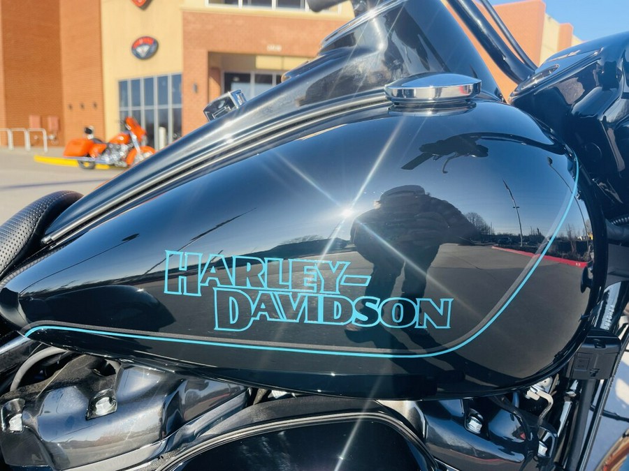 2023 Harley-Davidson Freewheeler FLRT w/ El Roy Pinstripes