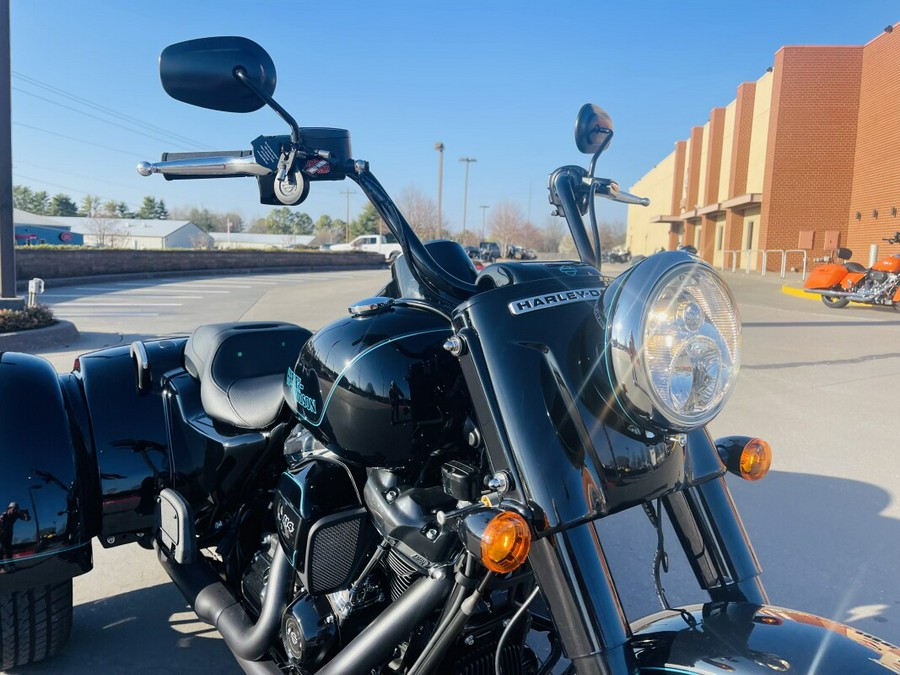2023 Harley-Davidson Freewheeler FLRT w/ El Roy Pinstripes