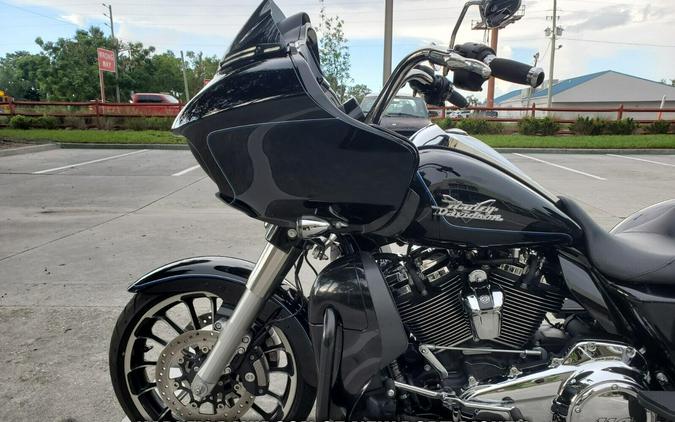 FLTRT 2023 Road Glide® 3