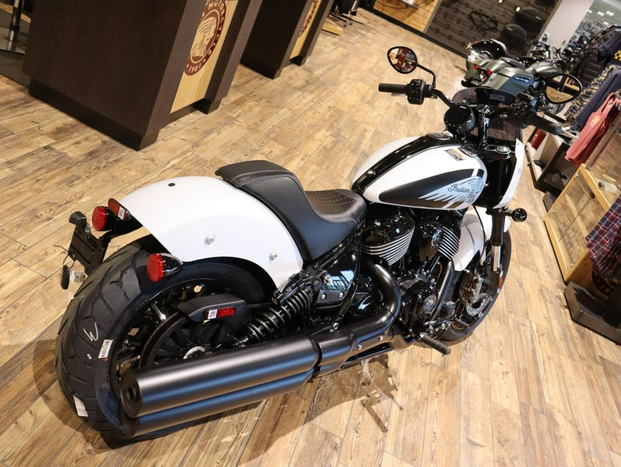 2024 Indian Motorcycle® Sport Chief Ghost White Metallic Smoke