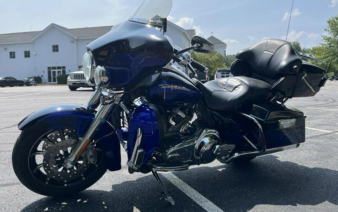 2011 Harley-Davidson FLHTCUSE6 - CVO Ultra Classic Electra Glide