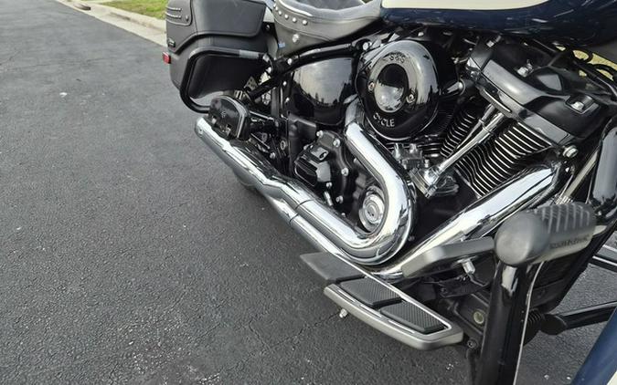 2019 Harley-Davidson Softail FLHC - Heritage Classic