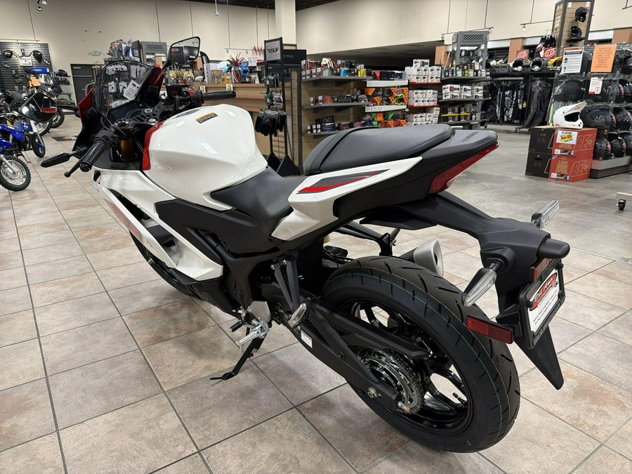 2026 Yamaha YZF-R3 ABS CA 70TH ANNIVERSARY EDITION