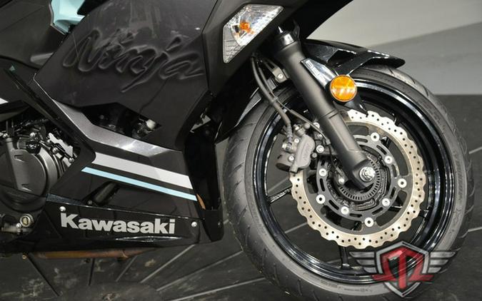 2020 Kawasaki Ninja 400 ABS Spark Black/ Magnetic Dark Gray/ Ph