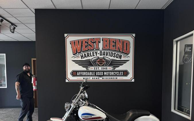 2026 Harley-Davidson Super Glide White Onyx Pearl