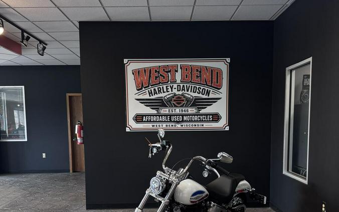 2026 Harley-Davidson Super Glide White Onyx Pearl