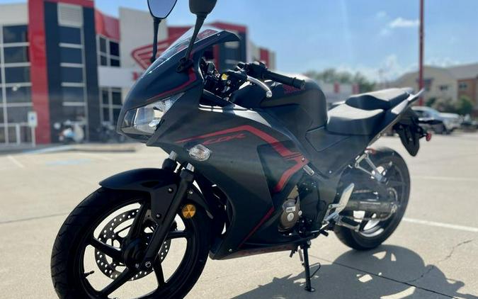 2022 Honda® CBR300R ABS