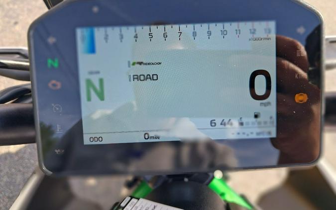 2025 Kawasaki Z900 SE ABS