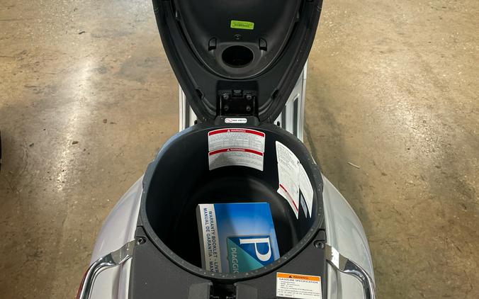 2025 Vespa Primavera 150 Tech