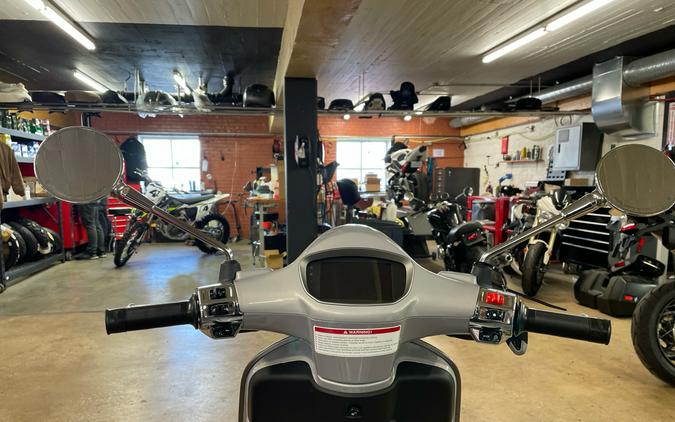 2025 Vespa Primavera 150 Tech