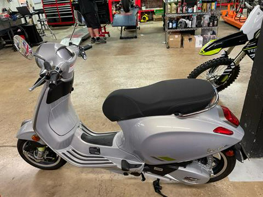 2025 Vespa Primavera 150 Tech